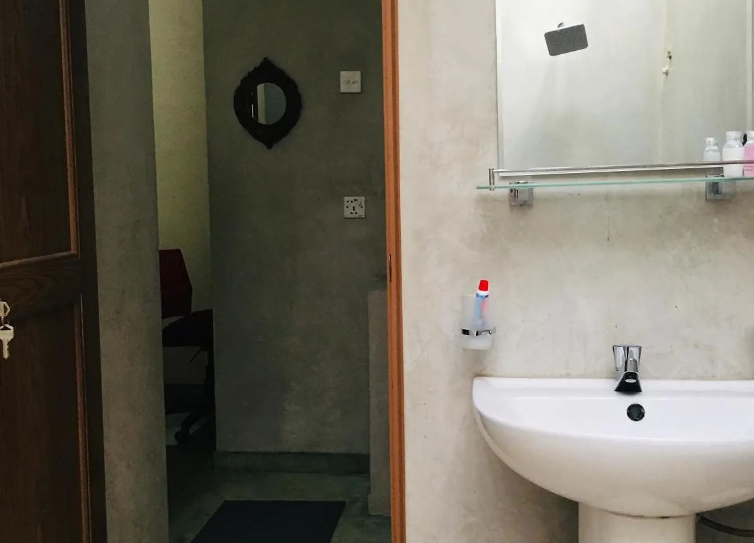 Guest house Transit Cabin Seeduwa